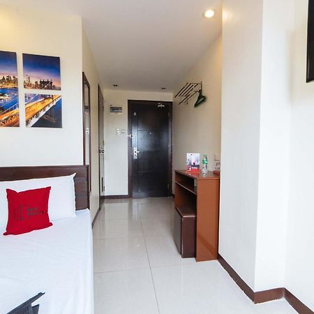 Reddoorz Near Victoria Mall Davao Exterior photo
