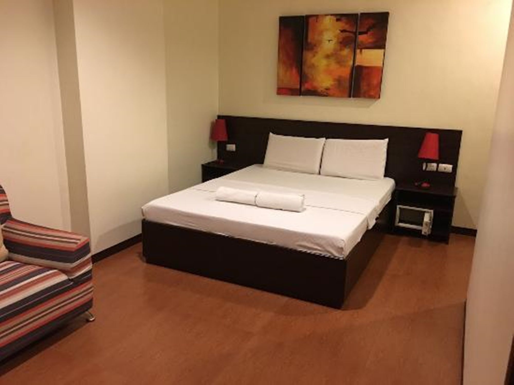 Reddoorz Near Victoria Mall Davao Exterior photo