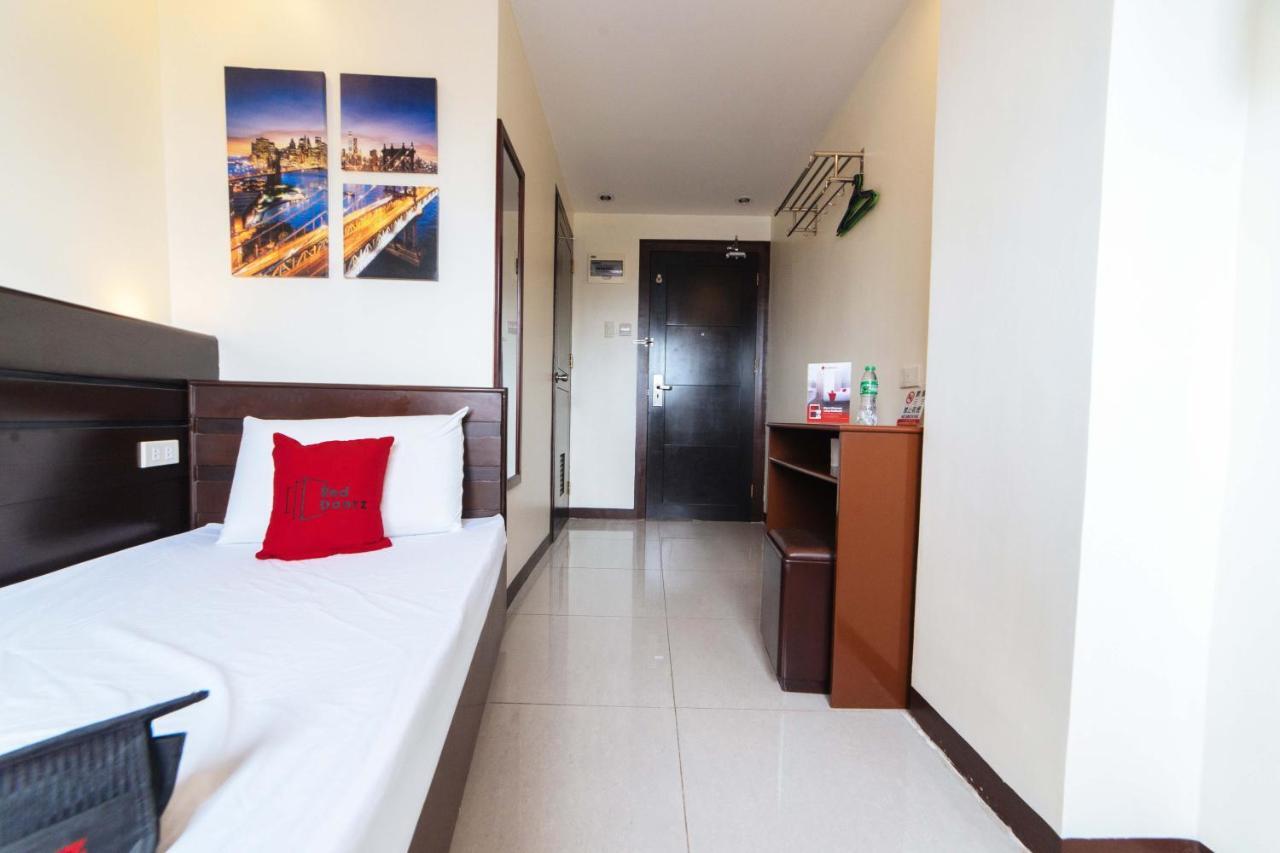 Reddoorz Near Victoria Mall Davao Exterior photo