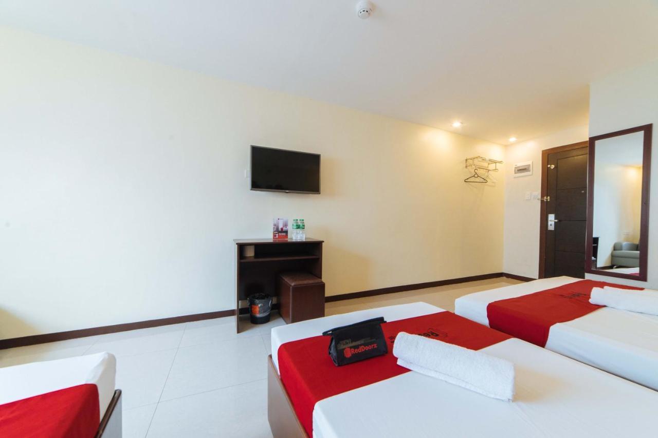 Reddoorz Near Victoria Mall Davao Exterior photo
