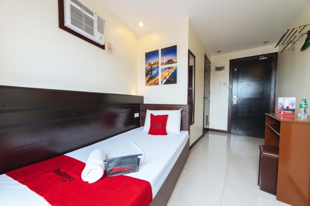Reddoorz Near Victoria Mall Davao Exterior photo